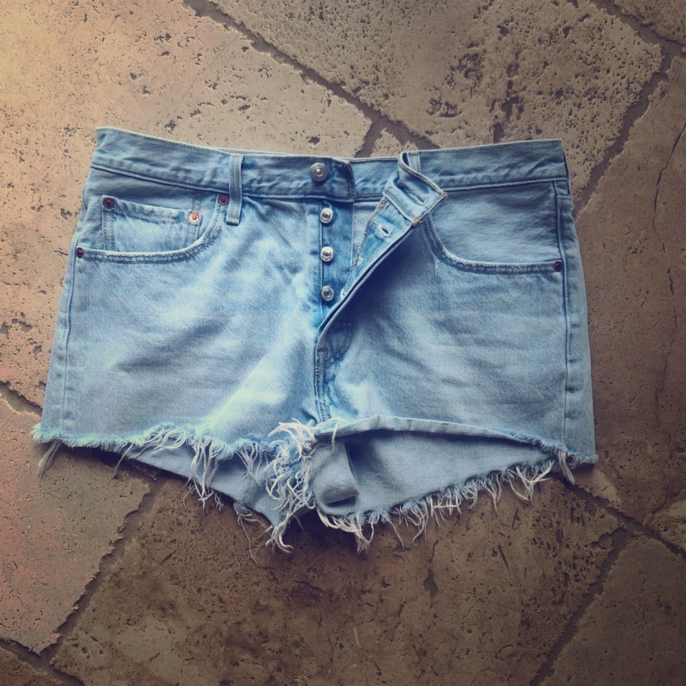 Levi cut offs